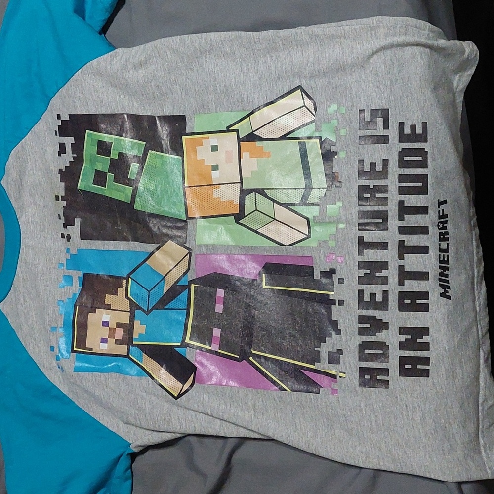 Boys minecraft tshirt size 10/12